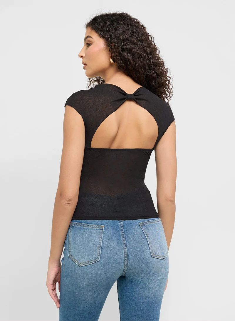 جينجر بلوزة محبوكة بياقة على شكل قلب